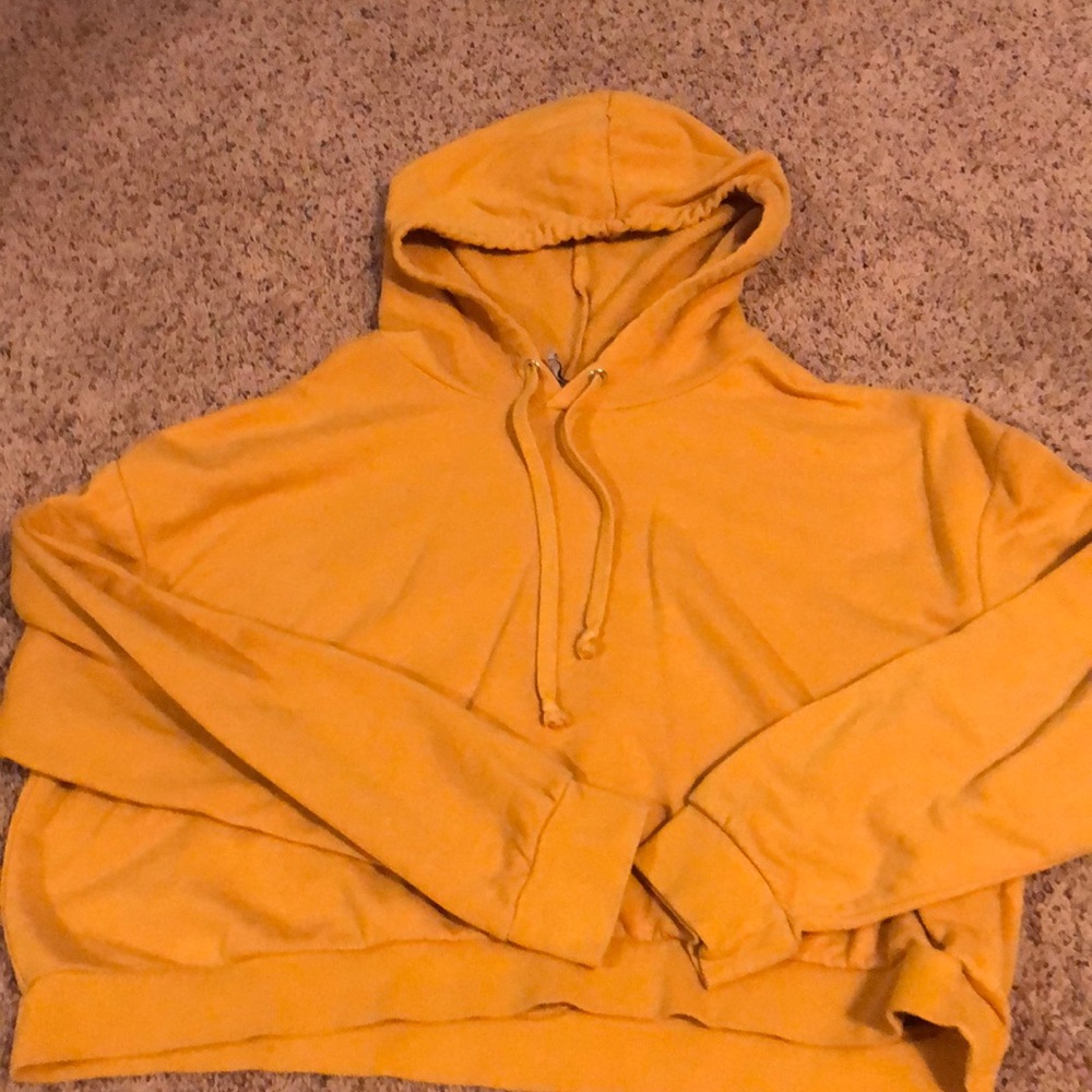 Mustard cropped sweatshirt. Size medium